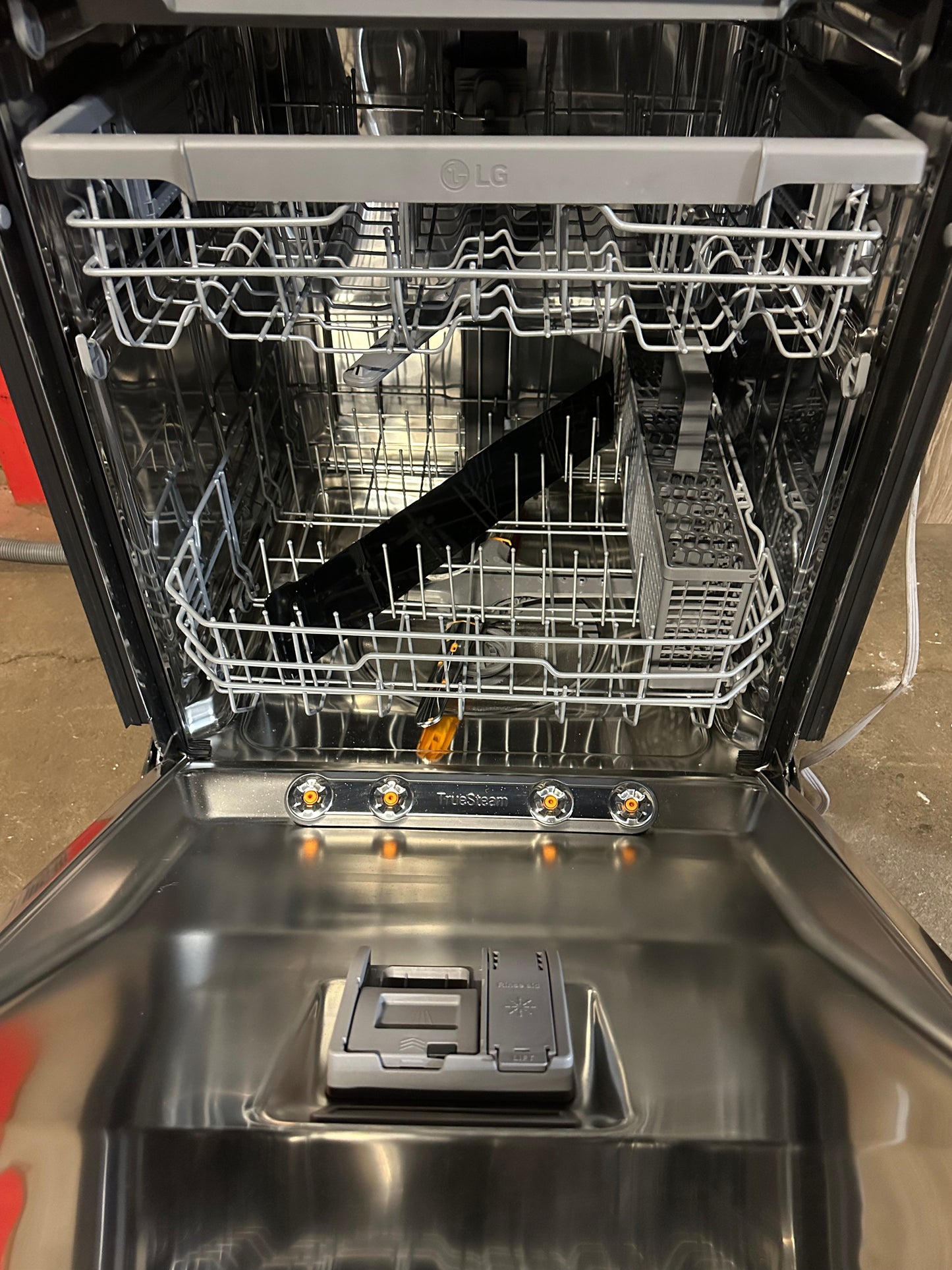 LG Dishwasher LDTS5552S